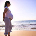 ar_pregnantwmnonthebeach