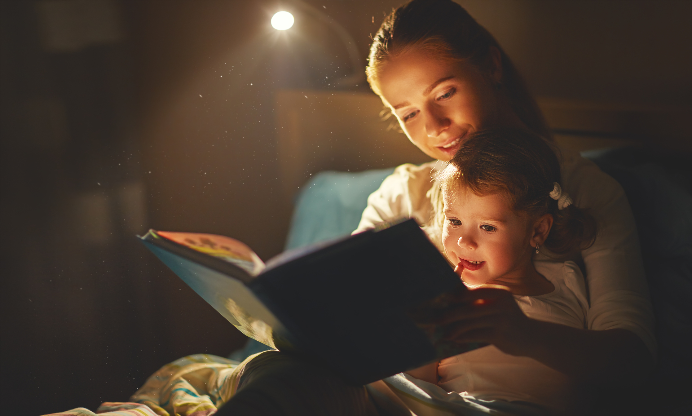 Дети читают. Чтение на ночь детям. Книги для детей. Чтение перед сном.